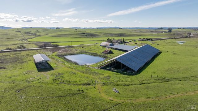 4695 Old Adobe Rd, Petaluma, CA 94954