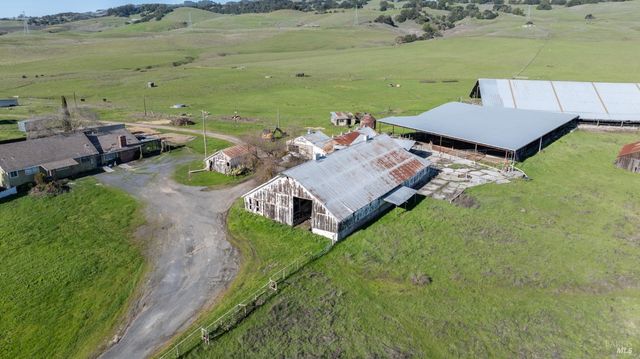4695 Old Adobe Rd, Petaluma, CA 94954