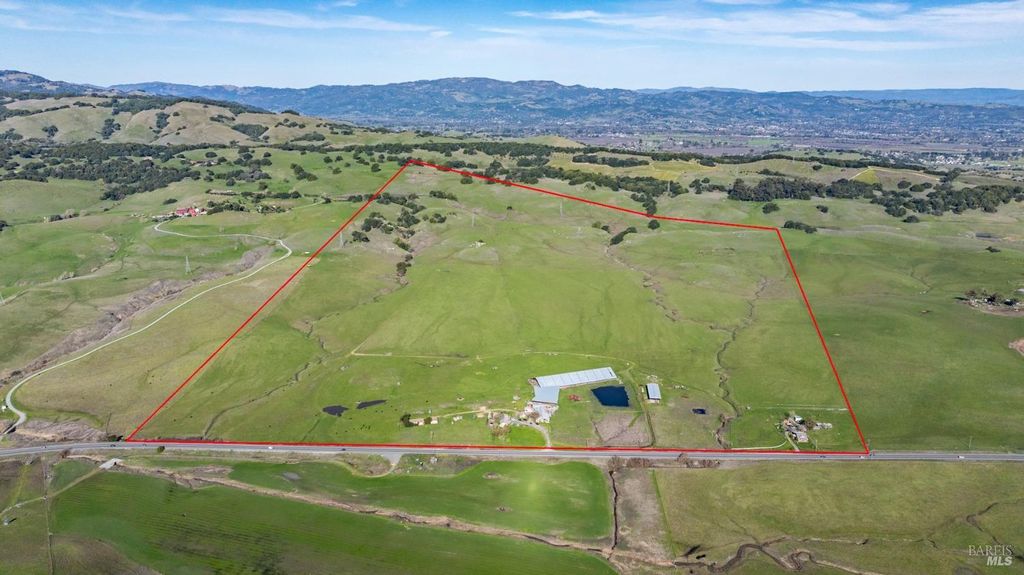 4695 Old Adobe Rd, Petaluma, CA 94954