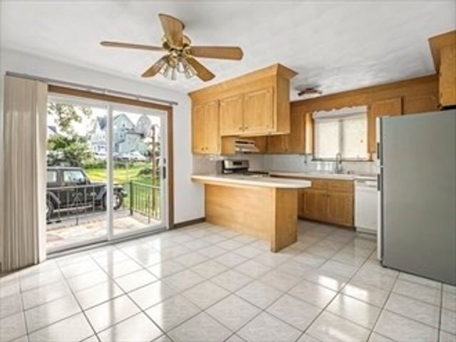 8 Bradford 1, Taunton, MA 02780