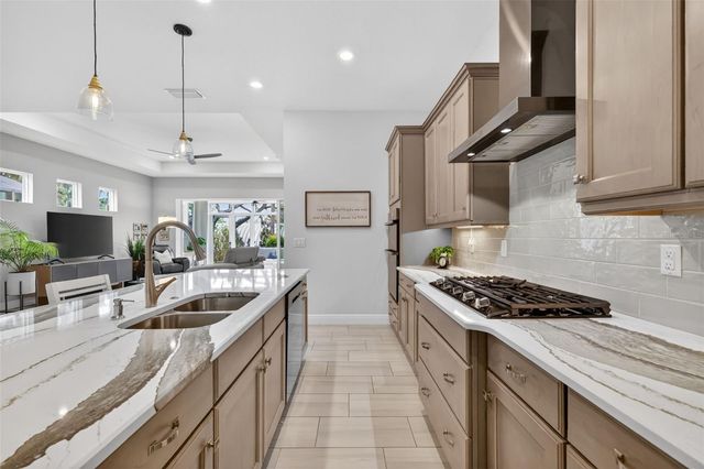 8228 BRIDGEPORT BAY CIRCLE, Mount Dora, FL 32757