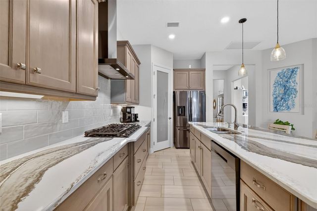 8228 BRIDGEPORT BAY CIRCLE, Mount Dora, FL 32757