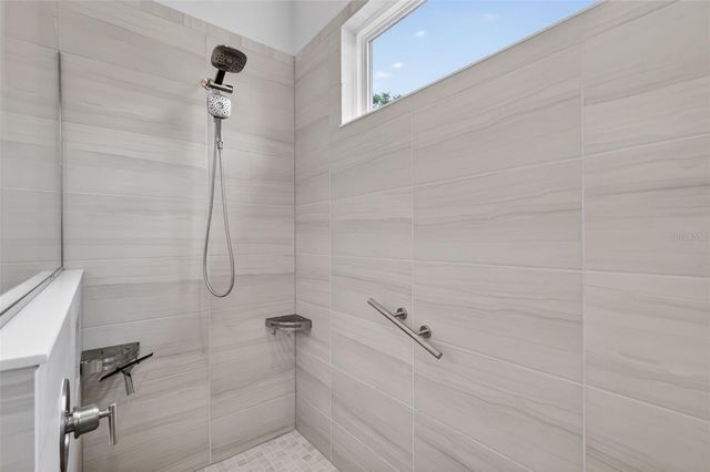 8228 BRIDGEPORT BAY CIRCLE, Mount Dora, FL 32757