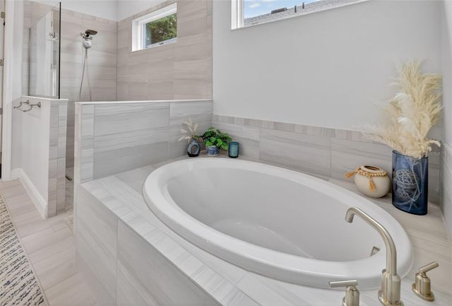 8228 BRIDGEPORT BAY CIRCLE, Mount Dora, FL 32757
