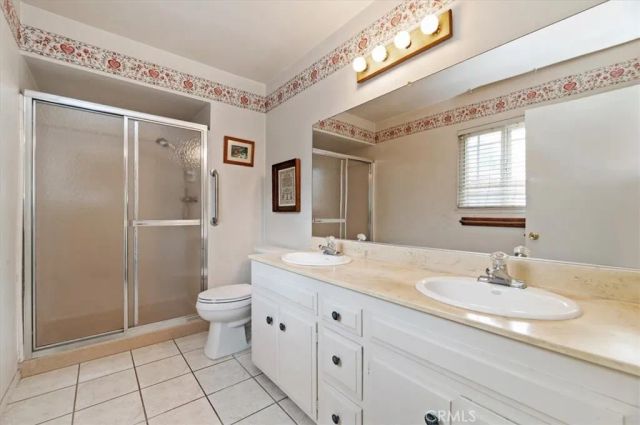 7811 Big Rock Drive, Jurupa Valley, CA 92509