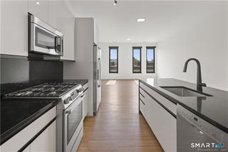 78 Unquowa Place 207, Fairfield, CT 06824