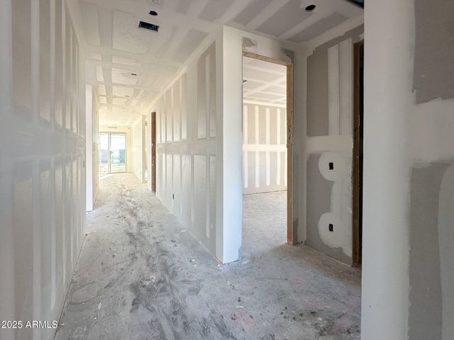 7727 W SADDLEHORN Road, Peoria, AZ 85383