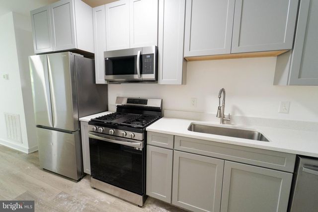 1500 V ST SE #2, Washington, DC 20020