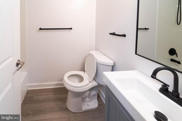 1500 V ST SE #2, Washington, DC 20020