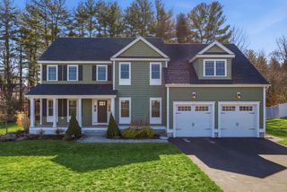 7 Spruce St, Littleton, MA 01460