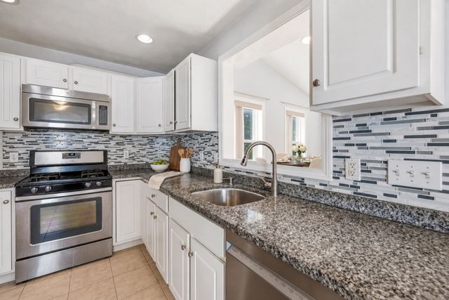 118 Granville Ave 118, Malden, MA 02148