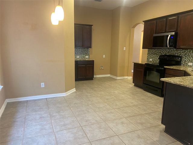 7247 Kentish Drive, Fort Worth, TX 76137