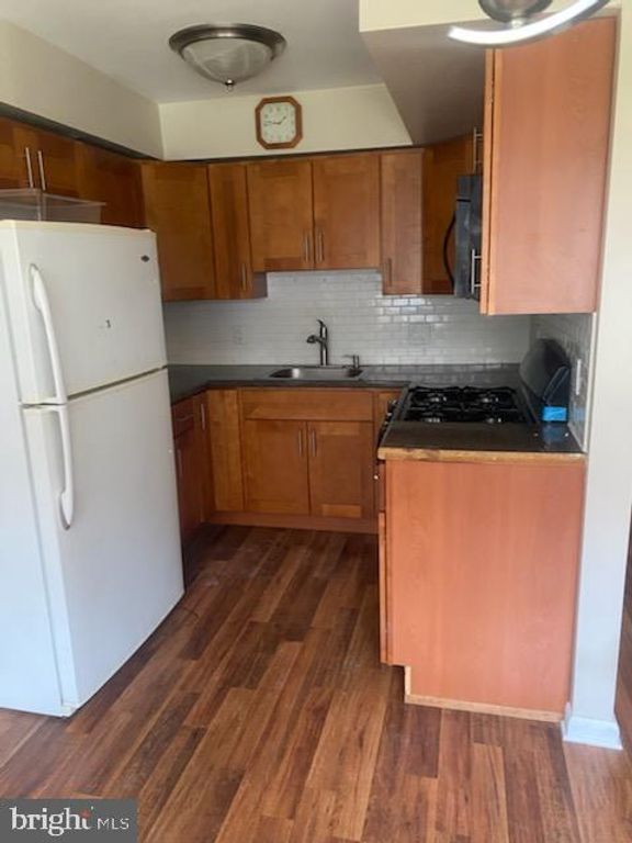 3720 CONSHOHOCKEN AVE, Philadelphia, PA 19131