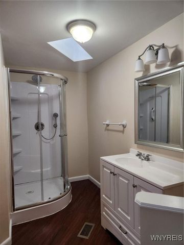 352 Applewood Drive, Lockport Town, NY 14094