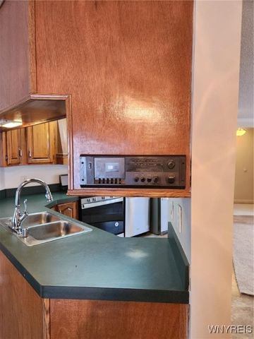 352 Applewood Drive, Lockport Town, NY 14094