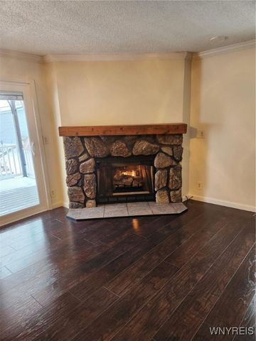 352 Applewood Drive, Lockport Town, NY 14094