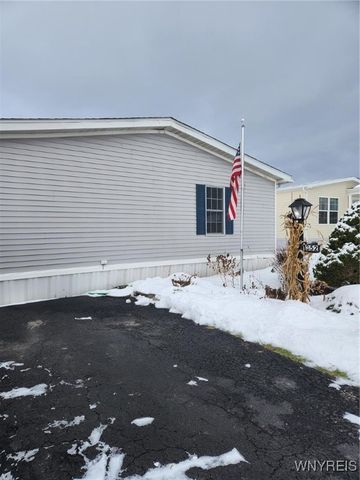 352 Applewood Drive, Lockport Town, NY 14094