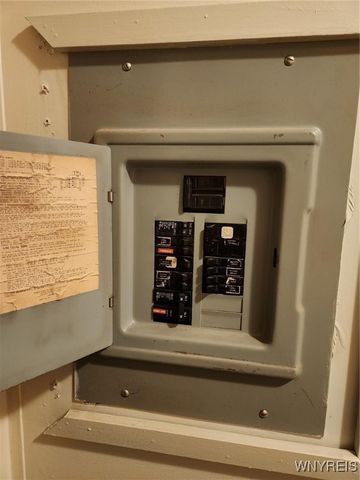 352 Applewood Drive, Lockport Town, NY 14094