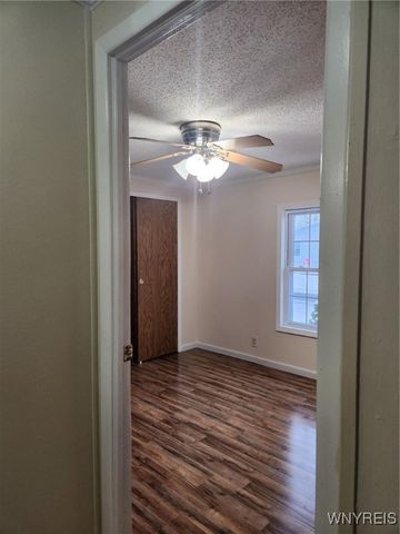 352 Applewood Drive, Lockport Town, NY 14094