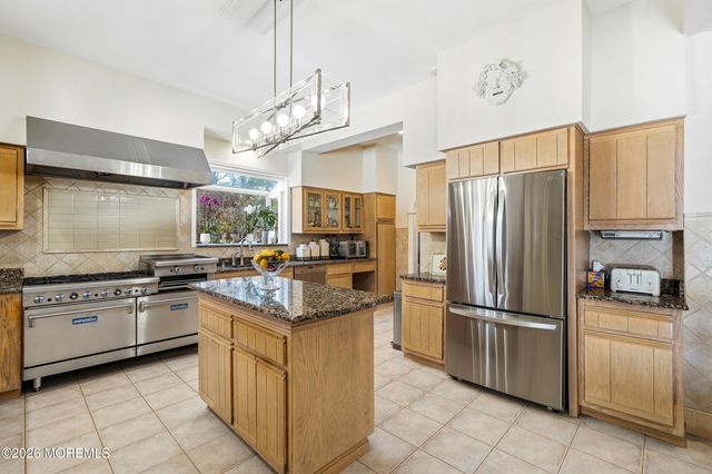 3 S Elberon Square, Long Branch, NJ 07740