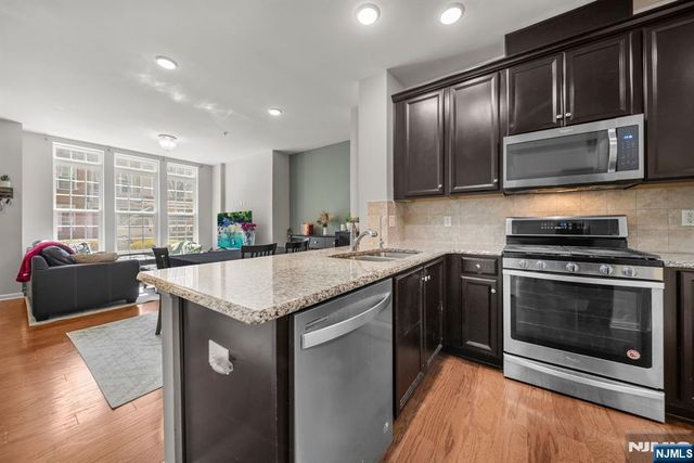 185 Wesmont Drive, Wood Ridge, NJ 07075