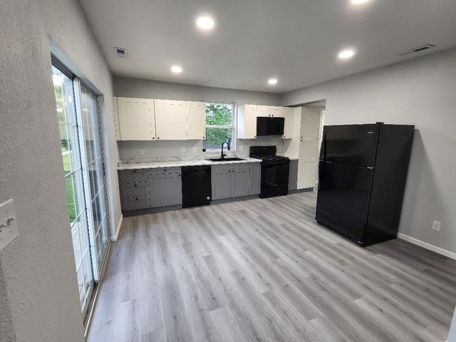 616 S 7th Street, Burlington, KS 66839