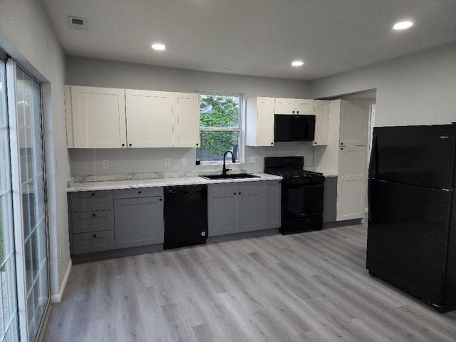 616 S 7th Street, Burlington, KS 66839