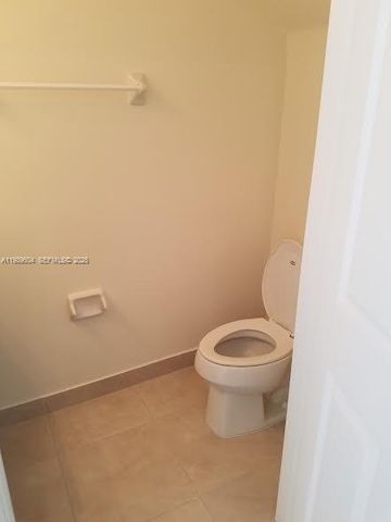 9205 W 33rd Way 9205, Hialeah, FL 33018