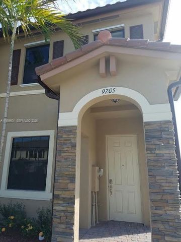 9205 W 33rd Way 9205, Hialeah, FL 33018