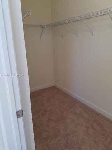 9205 W 33rd Way 9205, Hialeah, FL 33018