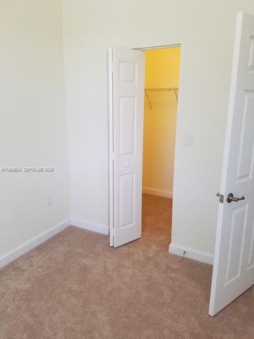 9205 W 33rd Way 9205, Hialeah, FL 33018