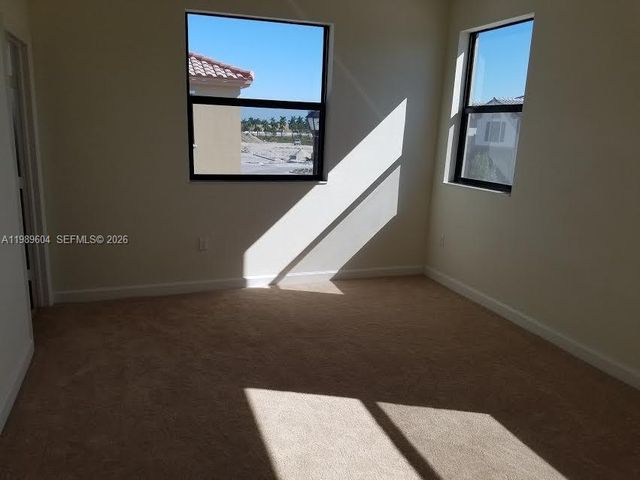 9205 W 33rd Way 9205, Hialeah, FL 33018