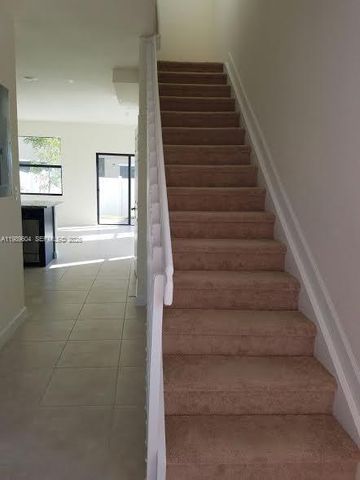 9205 W 33rd Way 9205, Hialeah, FL 33018