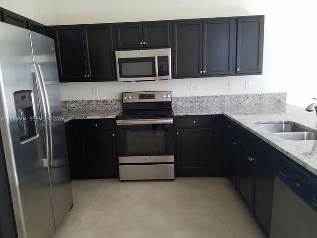 9205 W 33rd Way 9205, Hialeah, FL 33018