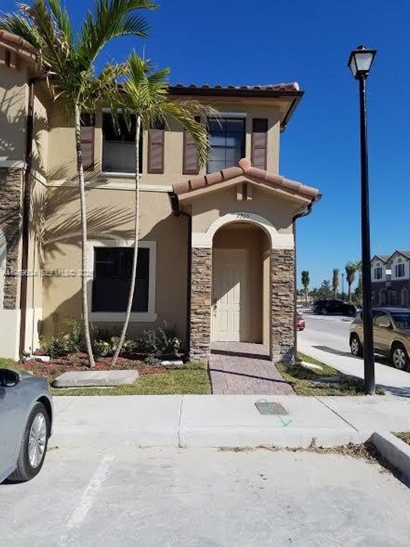 9205 W 33rd Way 9205, Hialeah, FL 33018