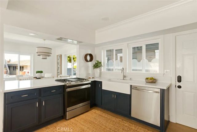 1585 Miramar, Newport Beach, CA 92661