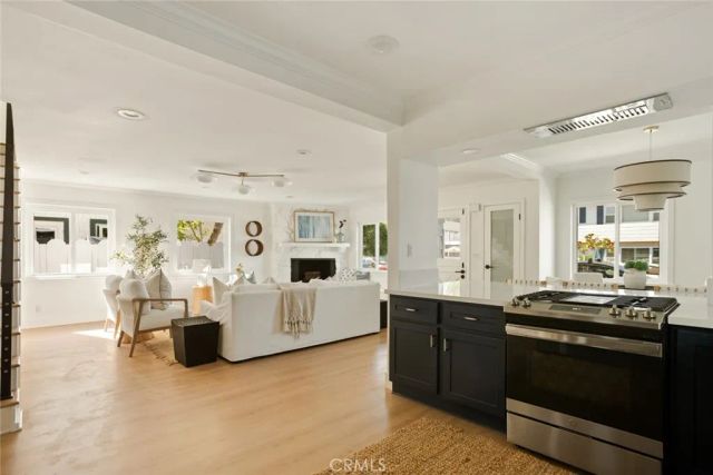 1585 Miramar, Newport Beach, CA 92661