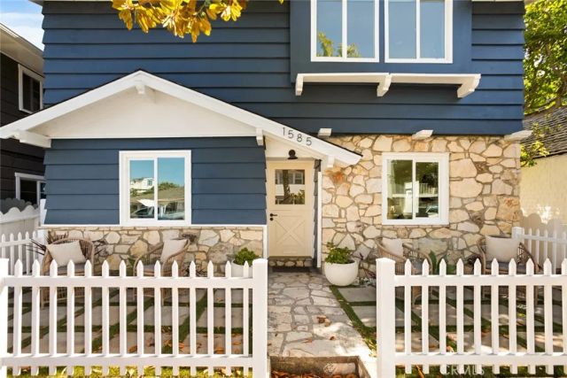 1585 Miramar, Newport Beach, CA 92661