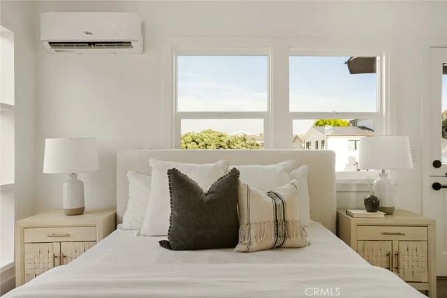 1585 Miramar, Newport Beach, CA 92661