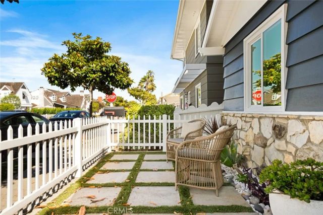 1585 Miramar, Newport Beach, CA 92661