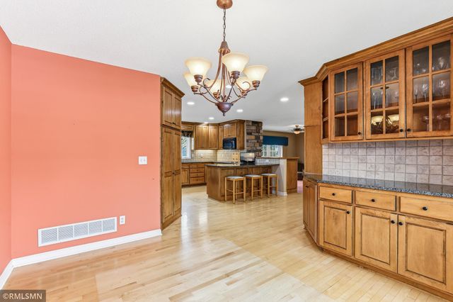 18455 95th Place N, Maple Grove, MN 55311