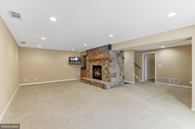 18455 95th Place N, Maple Grove, MN 55311