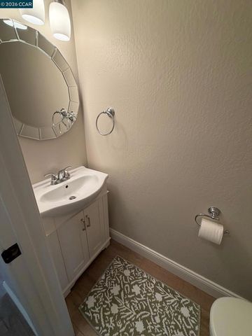 1827 1827 Holland Dr, Walnut Creek, CA 94597