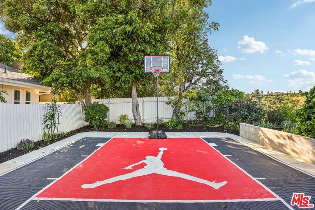 3328 Red Rose Drive, Encino (los Angeles), CA 91436