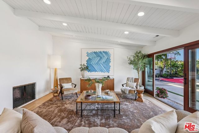 3328 Red Rose Drive, Encino (los Angeles), CA 91436