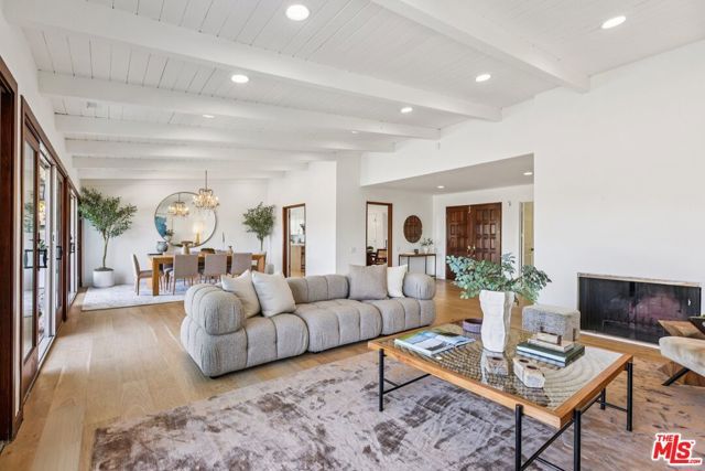 3328 Red Rose Drive, Encino (los Angeles), CA 91436