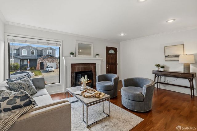 819 Thornhill Drive, Daly City, CA 94015