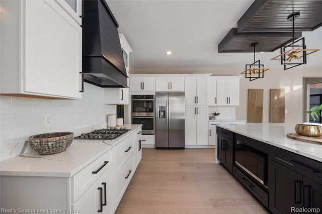 50246 Arcadia Drive, Macomb Township, MI 48042