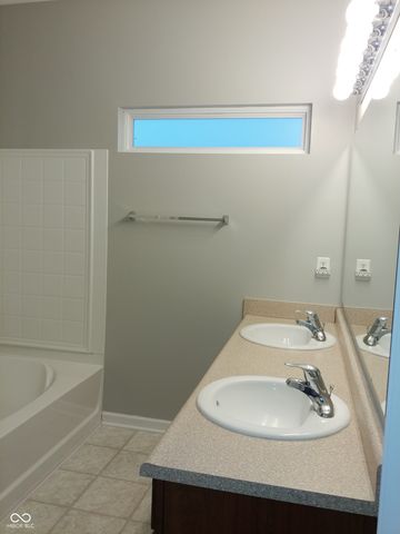 17337 Retford Drive, Westfield, IN 46074