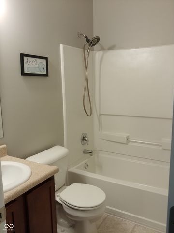 17337 Retford Drive, Westfield, IN 46074